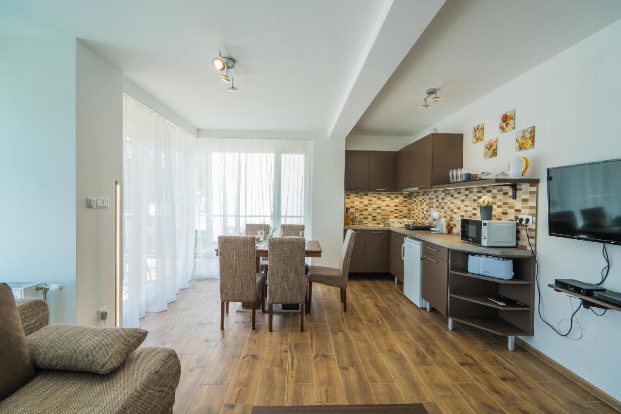 Gemini Apartments Siofok I., Iii. المظهر الخارجي الصورة